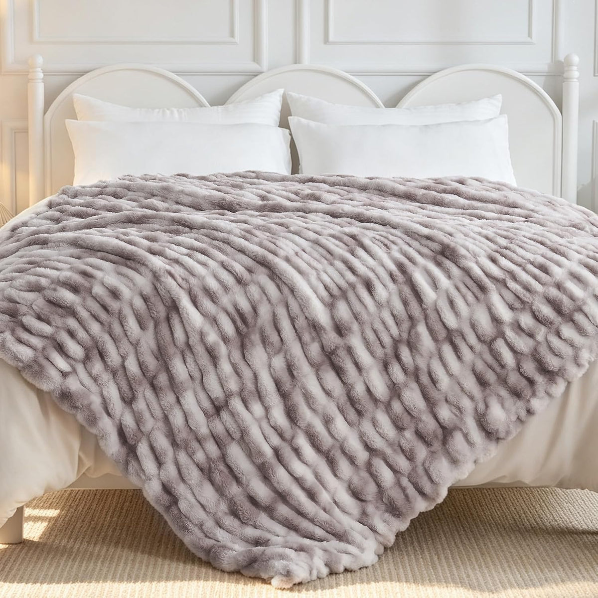 700GSM Faux Fur Throw Blanket, Ruched Soft Fuzzy Blankets,Warm Cozy